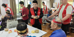 邻里同贺生辰乐 通信护航夕阳红——记鄂州联通老年人集体生日会